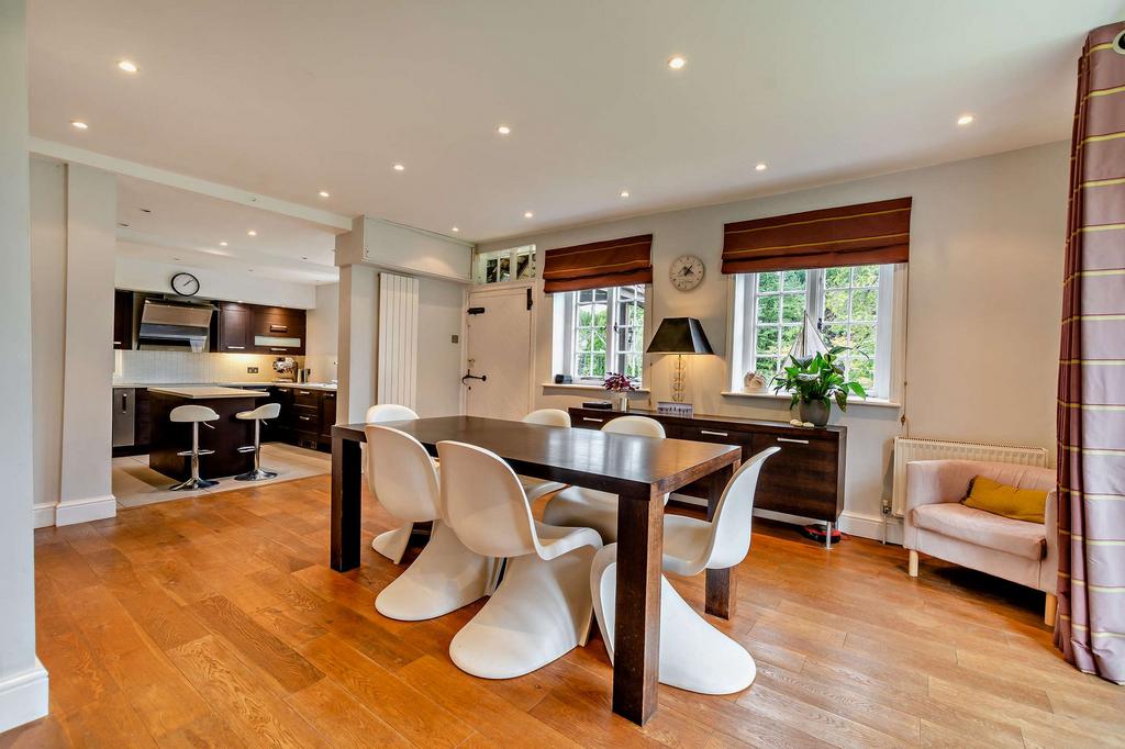 Breakfast Room