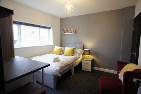 1 bedroom in a house share to rent, Church Street Dudley DY5 3QP