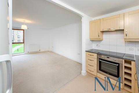 2 bedroom flat to rent, Commonwealth Drive, Three Bridges, Crawley RH10