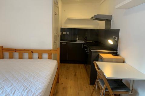 Studio to rent - South End Road, Hampstead NW3