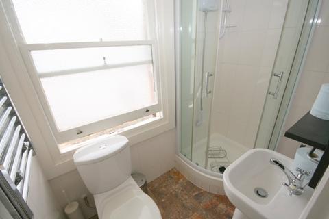 Studio to rent, South End Road, Hampstead NW3