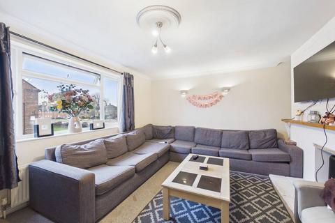 3 bedroom apartment for sale, Convent Road, Ashford, Surrey, TW15