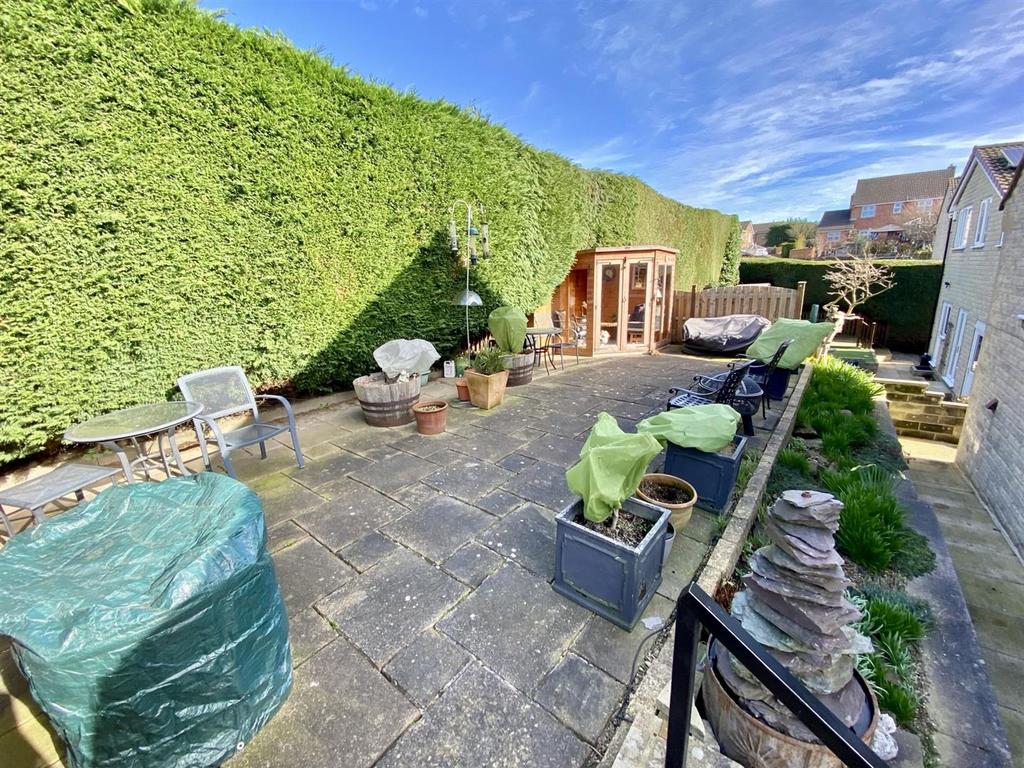 Bramleys Estate Agents - Lady Heton Avenue - Mirfi