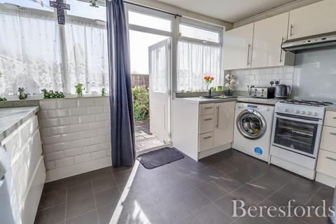 2 bedroom terraced house for sale, Kings Chase, Brentwood, CM14