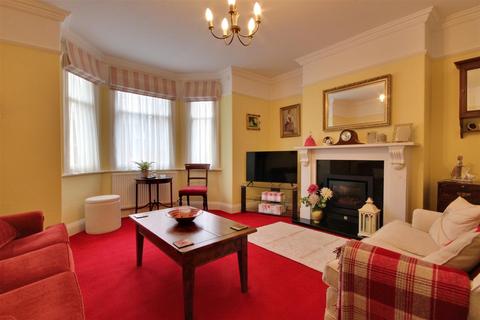 3 bedroom detached house for sale, Central Avenue, Beverley