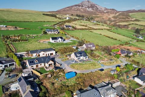 4 bedroom detached house for sale, Bryn Eithin, Llithfaen