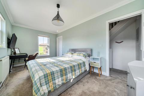 4 bedroom semi-detached house for sale, Benson Way, Rye TN31