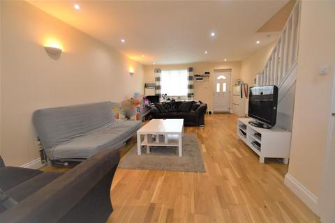 5 bedroom house to rent, Kingsley Road, Ilford, IG6