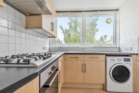 2 bedroom flat to rent, Masons Hill, Bromley, Kent, BR2