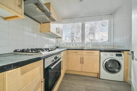 2 bedroom flat to rent, Masons Hill, Bromley, Kent, BR2