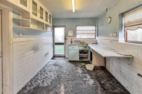 3 bedroom semi-detached house for sale, Farnes Drive, Romford RM2