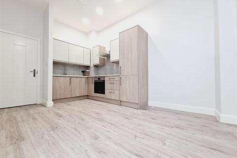 1 bedroom flat to rent, Aster Court 7 Woodcote Road, Wallington