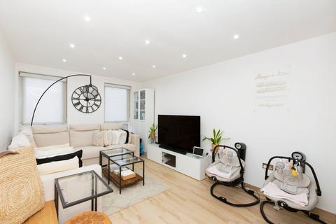 1 bedroom apartment for sale, East India Dock Road, London E14