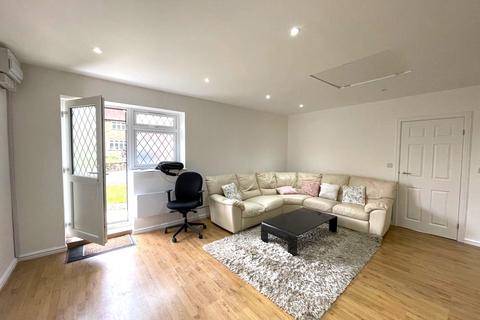 undefined, Long Lane, Hillingdon UB10