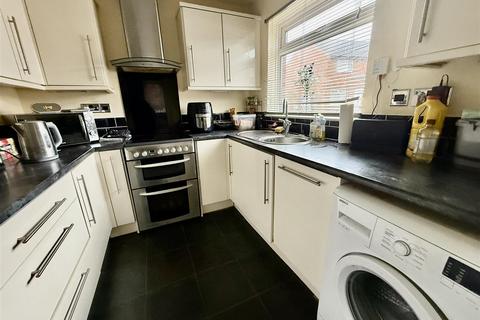 4 bedroom semi-detached house for sale, Ivywood Court, Darlington