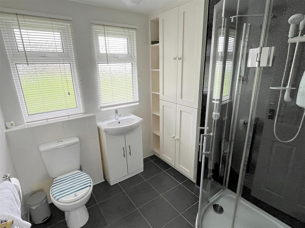 Shower Room.jpg