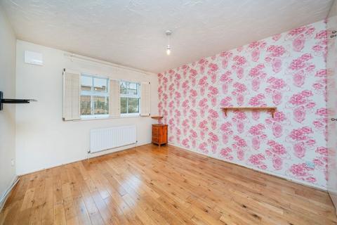 2 bedroom flat for sale, Shaftesbury Gardens, London NW10