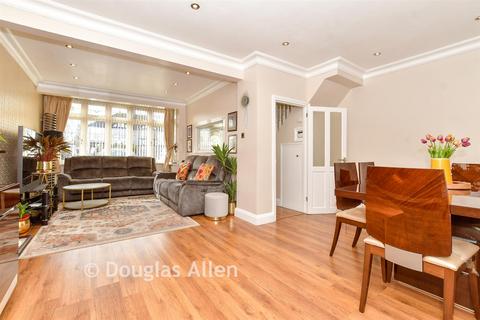 5 bedroom semi-detached house for sale, Upper Rainham Road, Hornchurch, Essex