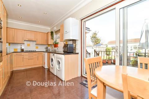 5 bedroom semi-detached house for sale, Upper Rainham Road, Hornchurch RM12
