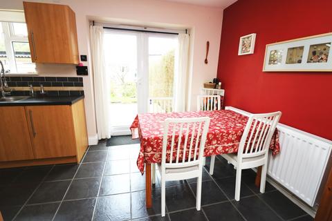 3 bedroom terraced house for sale, Huntingfield Way, Egham, Surrey, TW20