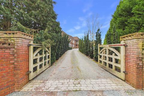 6 bedroom detached house for sale, Ashby Road, Burton-On-Trent DE15