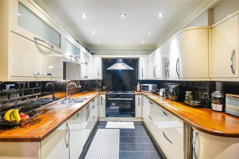 3 bedroom end of terrace house for sale, Arbroath Green, Watford, Hertfordshire, WD19 7QT