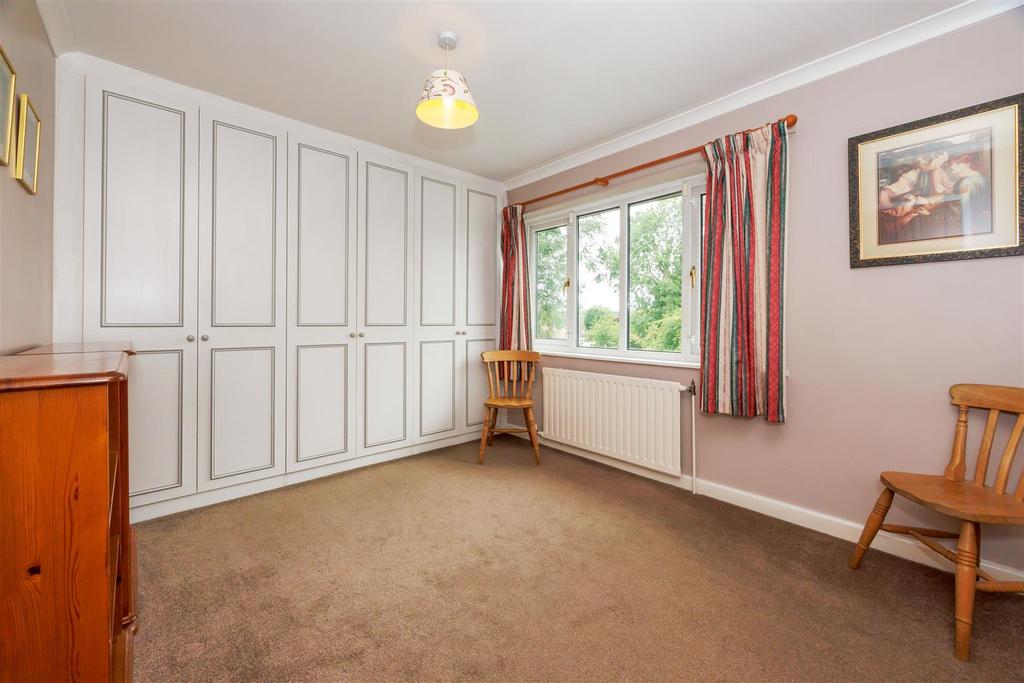 Bedroom 2 1 N9 A4146.jpg