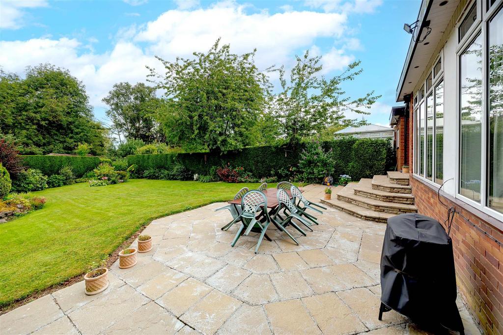 Patio 2 1 N9 A3908.jpg