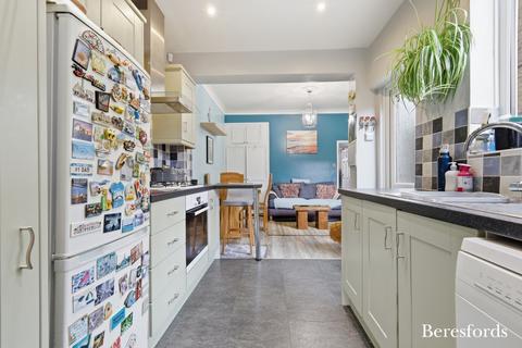 3 bedroom semi-detached house for sale, Essex Road, Romford, RM7