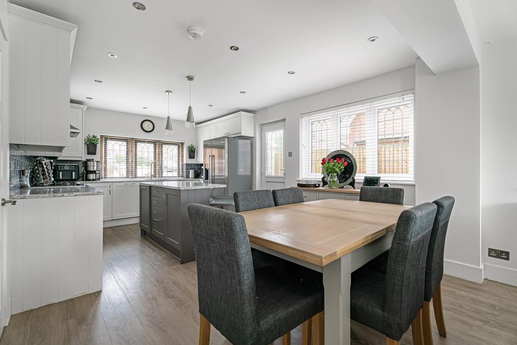 Kitchen/Dining