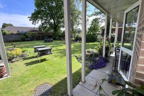 1 bedroom retirement property for sale, Fernlea Avenue, Ferndown, BH22