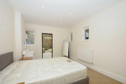 1 bedroom flat to rent, Garratt Lane, London SW17