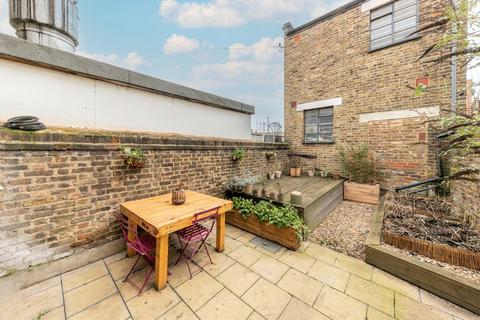 1 bedroom flat to rent, Garratt Lane, London SW17