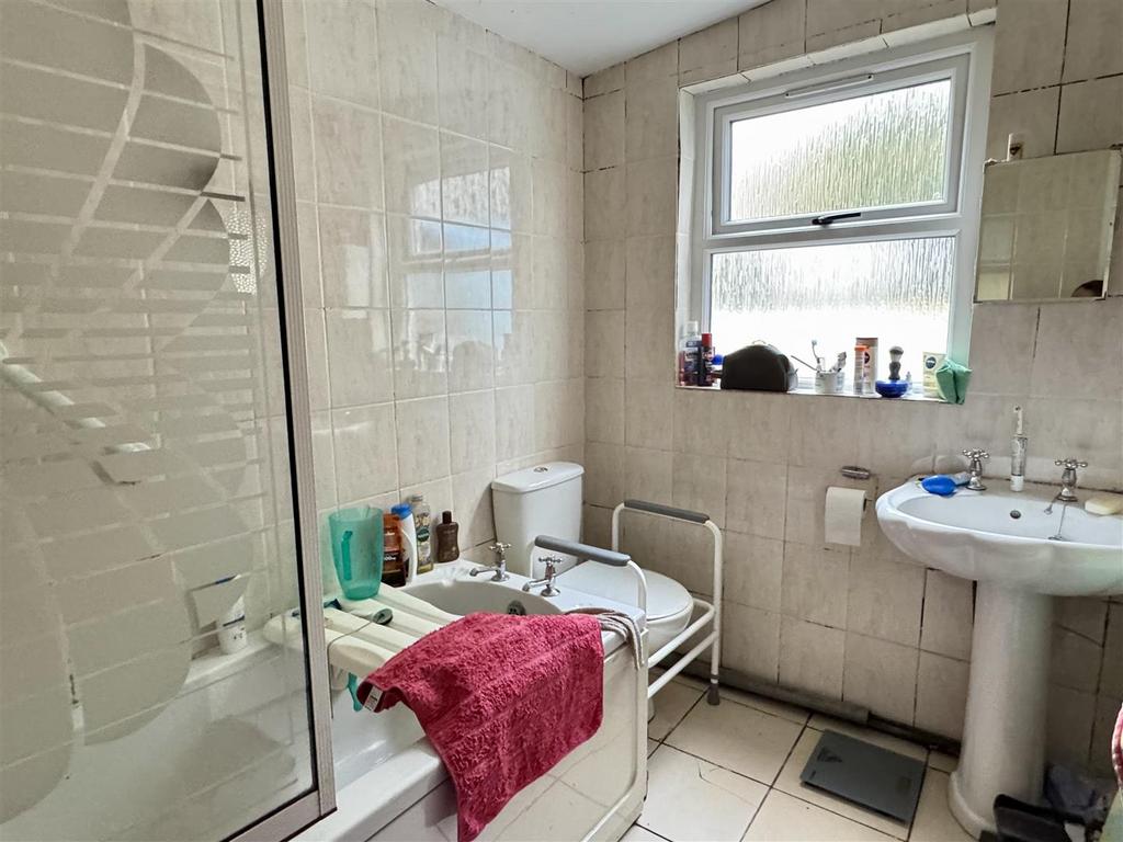 Ground Floor Bathroom