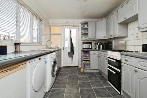 4 bedroom terraced house for sale, Dryden Street, Hull
