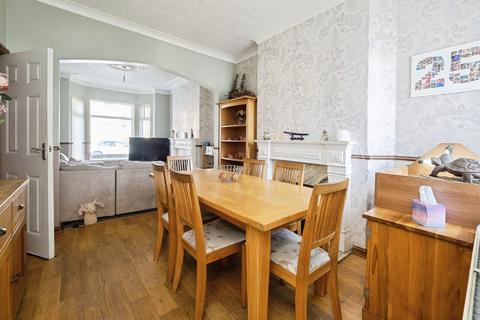 4 bedroom terraced house for sale, Dryden Street, Hull