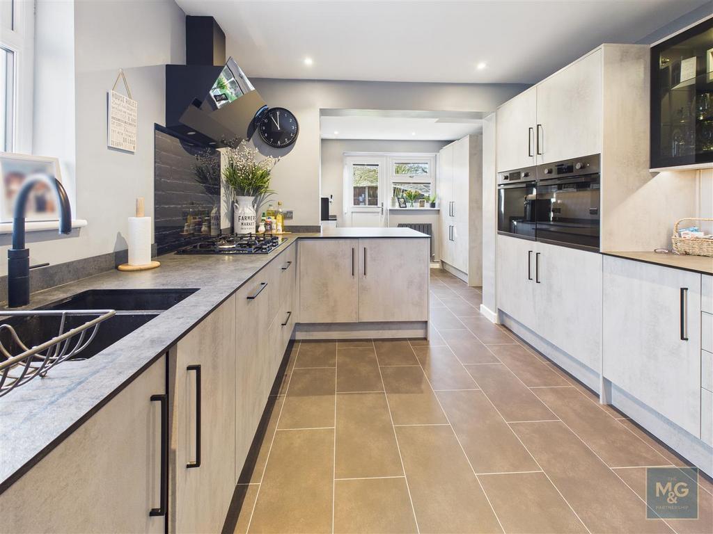 Kitchen &amp; Utility