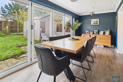 4 bedroom detached house for sale, Raedwald Drive, Bury St Edmunds IP32