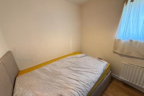 undefined, Stokers Close, Dunstable LU5