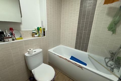 undefined, Stokers Close, Dunstable LU5