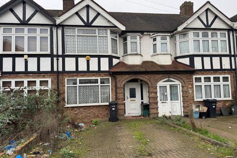 3 bedroom terraced house for sale, Langham Drive, Romford RM6