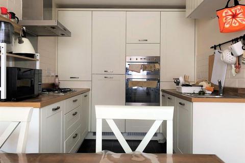 3 bedroom semi-detached house to rent, Hatton Road, Bristol, Bristol BS16