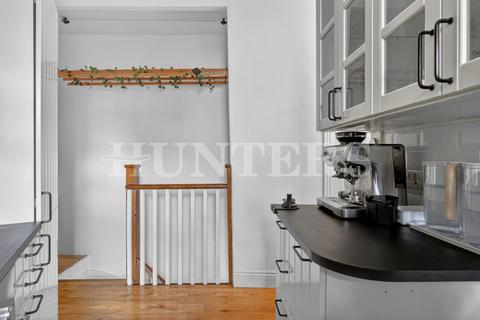 2 bedroom flat for sale, Roslyn Road, London, N15