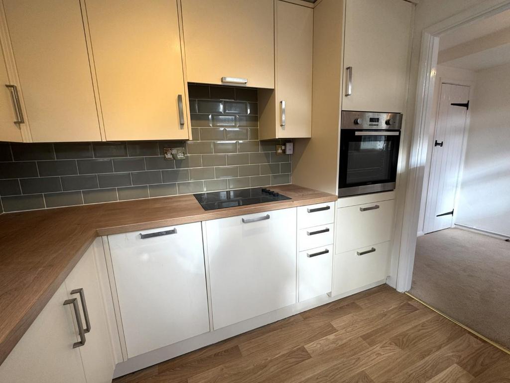 Kitchen 2.jpg