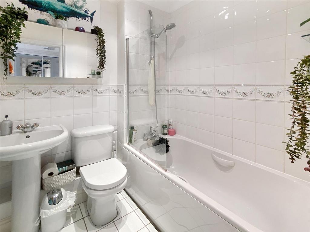 En Suite Bathroom
