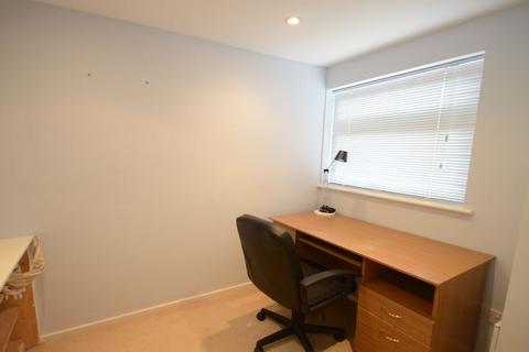 3 bedroom semi-detached house to rent, Galsworthy Drive, Caversham, Reading, RG4