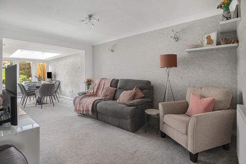 2 bedroom detached bungalow for sale, Hitchin SG4