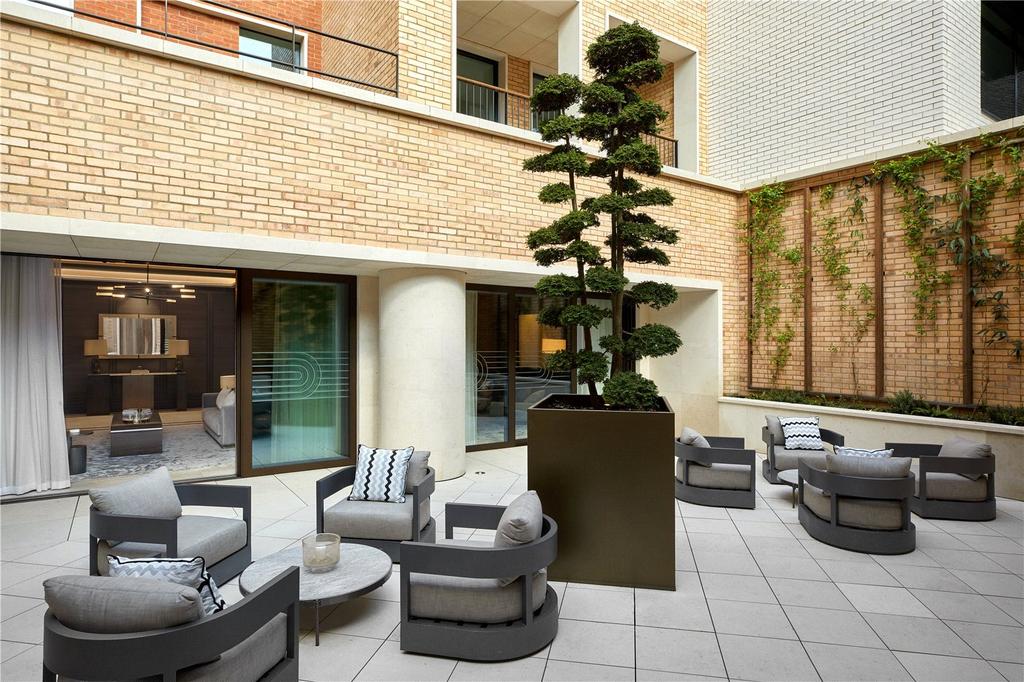 Residents' Courtyard