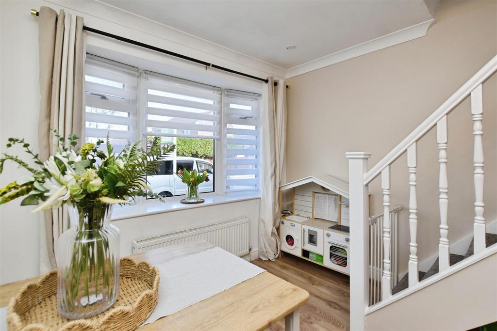 A21e54e6-dining 20stairs.JPG