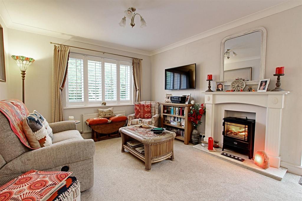 Living Room 1.jpg